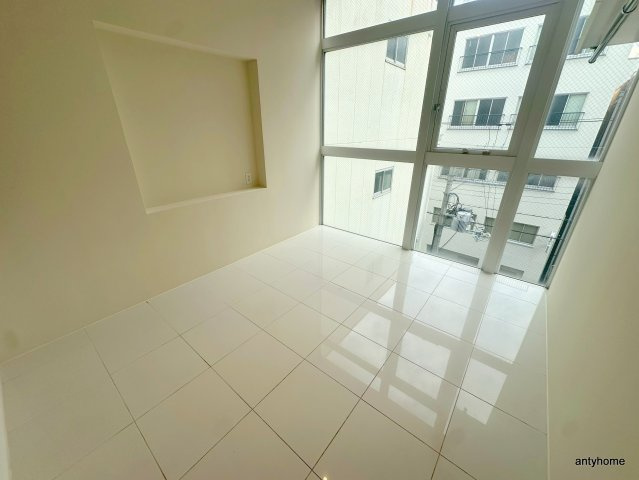 匠空KYOMACHIBORI　仲介手数料無料の居間・リビング
