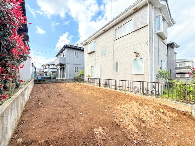 戸塚区汲沢町　条件なし売地の外観|◆一戸建てを中心とした街並みが整然と続き、周辺は高い建物が建っていないので、緑の多い閑静な趣を感じる環境です。街並みや周辺環境も重要なポイントです！！