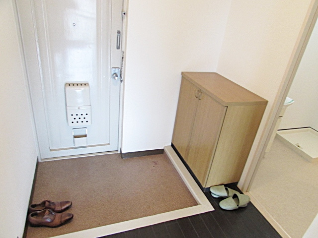 プランドール宝塚の玄関