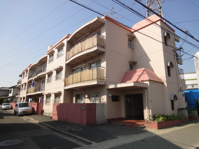 プランドール宝塚の外観