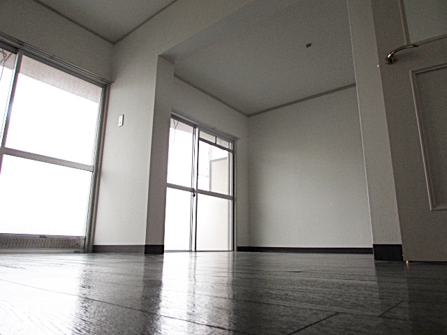 プランドール宝塚の居間・リビング