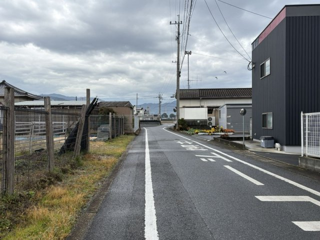 朝倉郡筑前町中牟田　売り土地の前面道路含む現地写真