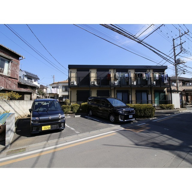 アムール TAKAHARAの駐車場