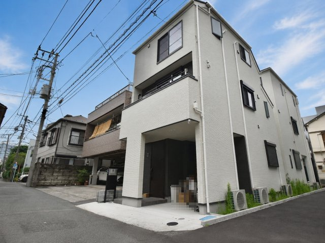 北区堀船3丁目　中古戸建の外観|2026.07.03撮影

現地ご見学希望・資料請求などお気軽にお問い合わせ下さい！
03-5990-5201
