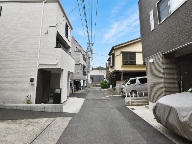 北区堀船3丁目　中古戸建の前面道路含む現地写真|2026.07.03撮影

現地ご見学希望・資料請求などお気軽にお問い合わせ下さい！
03-5990-5201