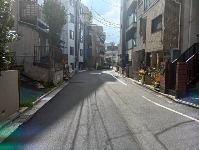 文京区大塚　建築条件なし売地の前面道路含む現地写真