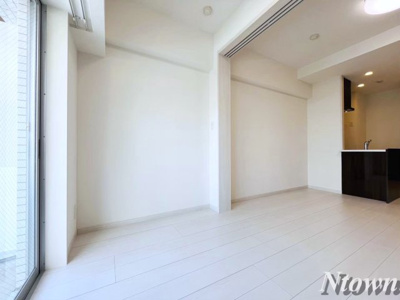 【居間・リビング】 | ディアレイシャス東別院Ⅱ | こちらのリビングで趣味の時間をお楽しみください