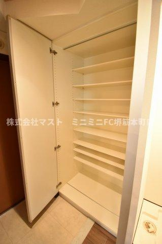 大阪市中央区日本橋１丁目の賃貸マンションの玄関