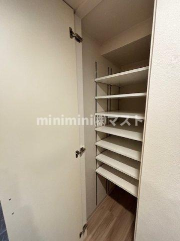 大阪市中央区瓦屋町１丁目の賃貸マンションの収納