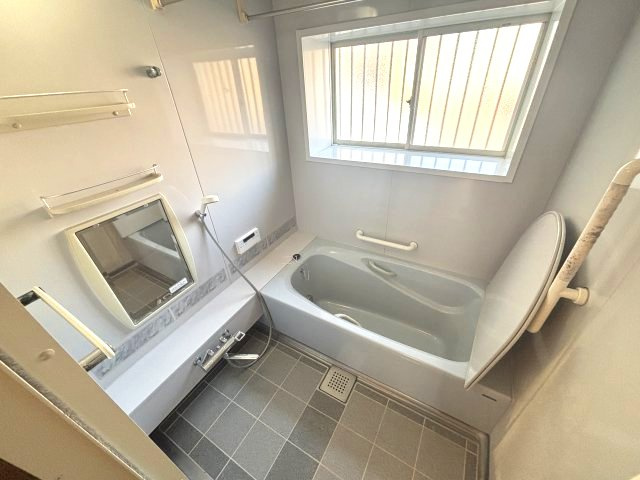 入間市東藤沢7丁目の浴室|清潔感のある浴室です。日々の疲れを癒してください♪