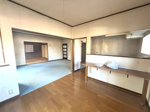 入間市東藤沢7丁目の居間・リビング|十分な広さがあり、家族でも住みやすそうですね♪