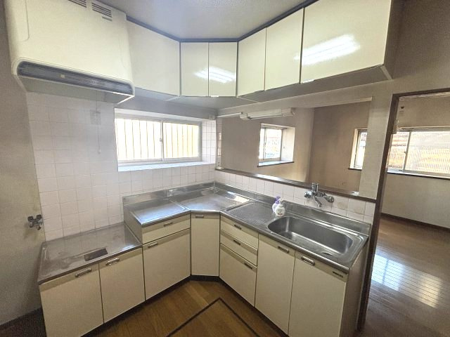 入間市東藤沢7丁目のキッチン|対面キッチンにより会話を楽しみながらお料理が可能！