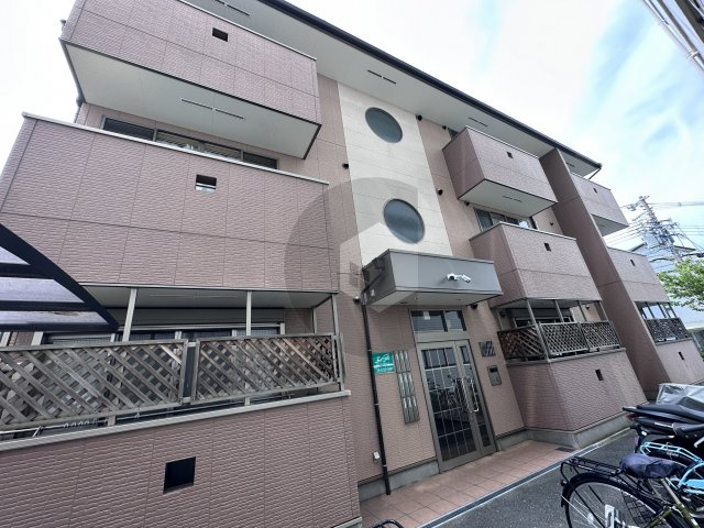ジュネス内介の外観