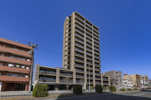 ローレルコート御器所広路通の外観