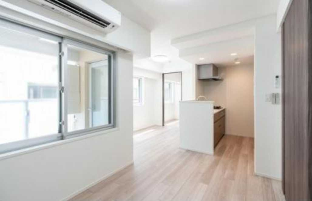 ベルファース駒沢三丁目　礼金0　築浅　フリーレント2ヶ月の居間・リビング