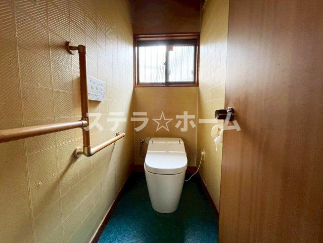 山手町2 中古戸建のトイレ|落ち着いたトイレです