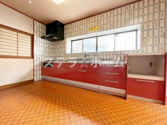 山手町2 中古戸建のキッチン|キッチンでお料理をお楽しみください