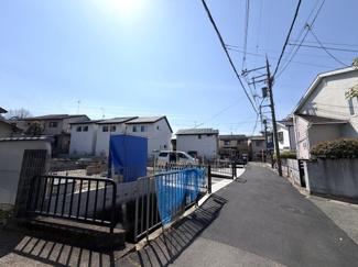 【前面道路含む現地写真】