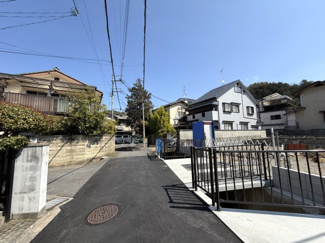 【前面道路含む現地写真】