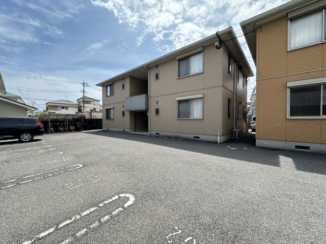 ヴィラージュヌフ Ⅸ棟の外観