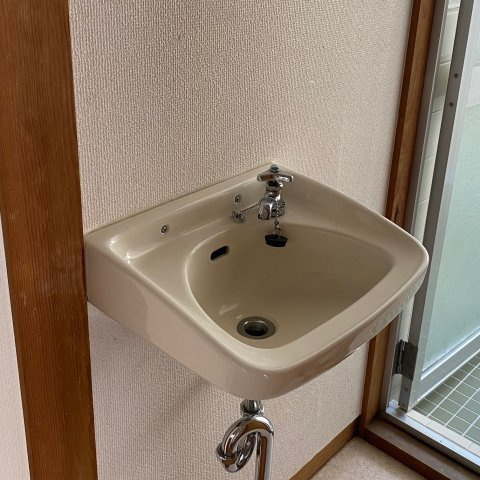 南輝コーポ　東棟の洗面所