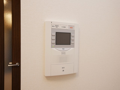 【セキュリティ】 | プレサンス天満橋トラッド | モニター付きインターホンです