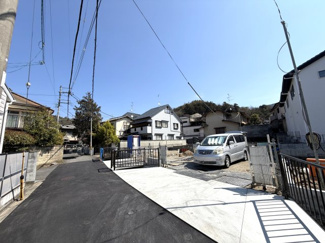 【前面道路含む現地写真】