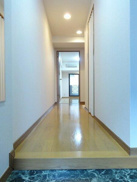 ロイヤルアメニティー巣鴨の玄関