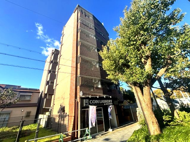 シルバーハイツ御影の外観