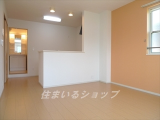 広島市安佐北区三入６丁目のアパートの居間・リビング