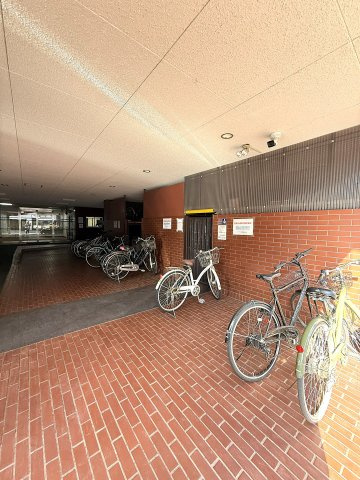 サンピア中島公園の駐輪場