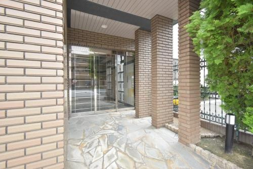 BRILLIANT36のエントランス|☆単身様おすすめ物件☆ダブルアクセスで通勤通学便利♪防犯カメラ、オートロック、宅配ボックス♪