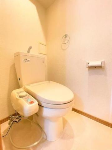 BRILLIANT36のトイレ|☆温水洗浄便座付き、清潔なトイレ周りを維持しております。☆