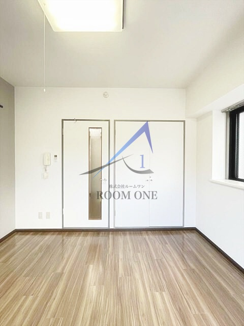 スカイコート登戸の居間・リビング|洋室のお部屋です。