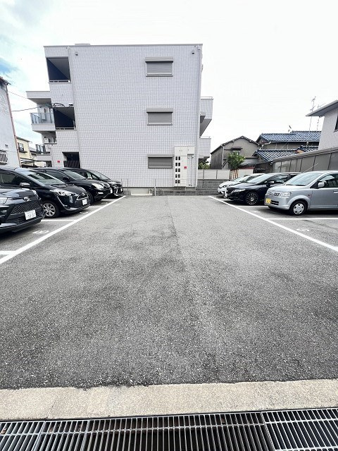Sun Graceの駐車場