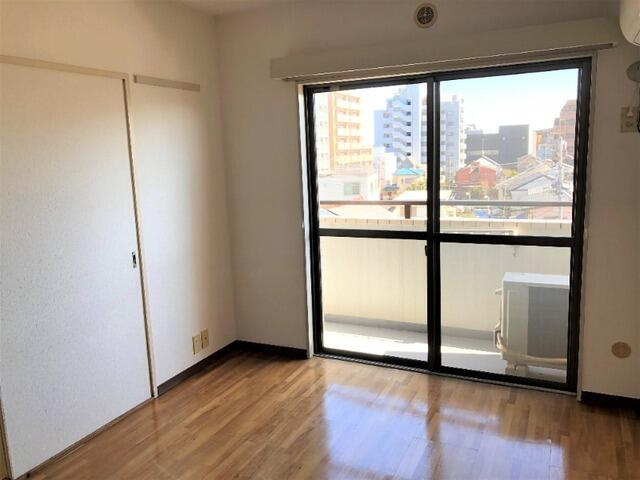 府中市若松町１丁目の賃貸マンションの居間・リビング