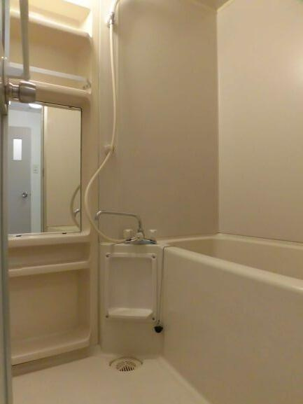 府中市若松町１丁目の賃貸マンションの浴室