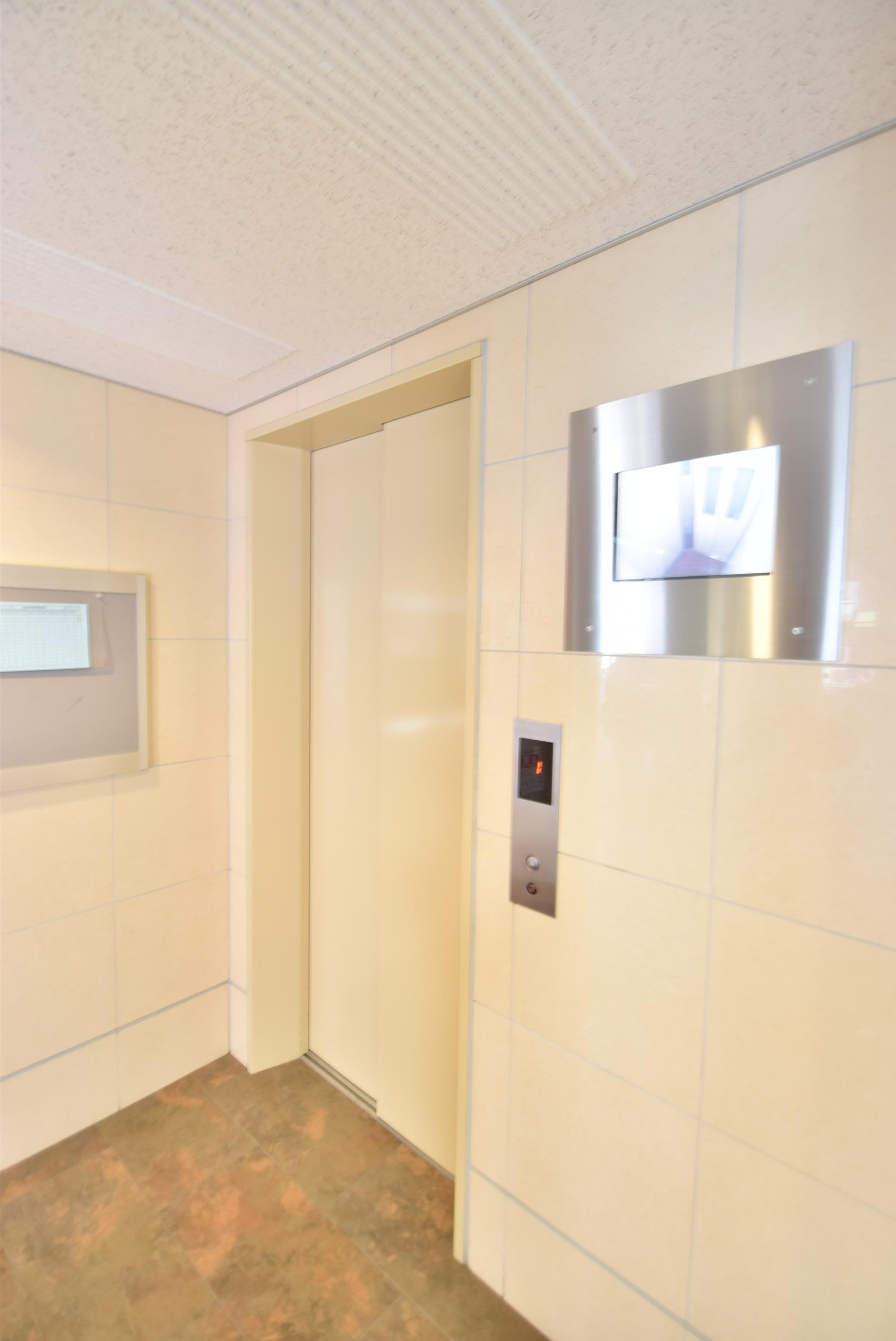 大阪市城東区関目４丁目の賃貸マンションのロビー