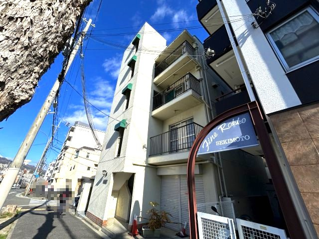 小泉マンションの外観