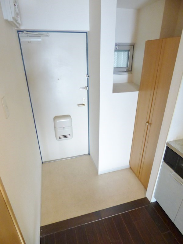 ビューテラス岡本の玄関