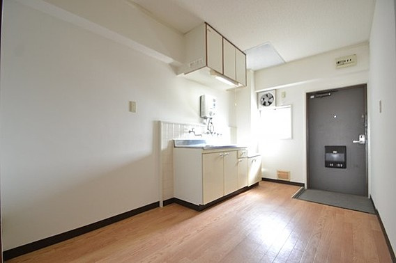 橋本第二マンションの居間・リビング