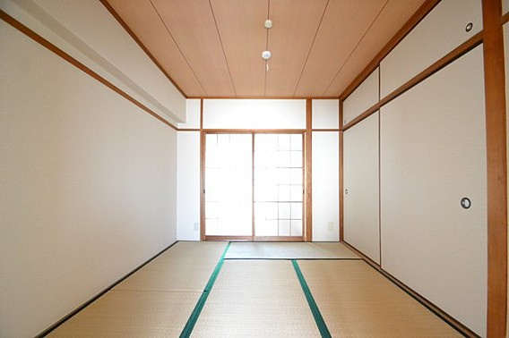 橋本第二マンションの居間・リビング