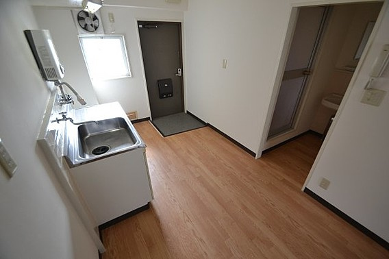 橋本第二マンションの居間・リビング