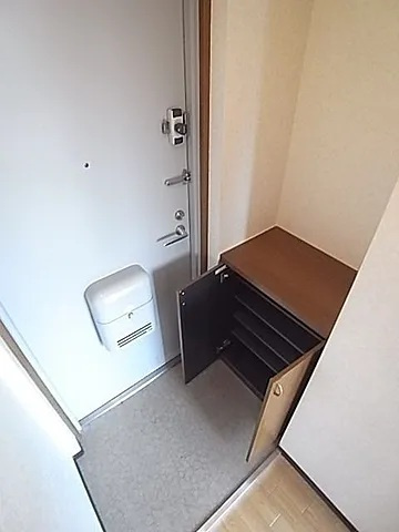パレス東洋神戸2号館の玄関