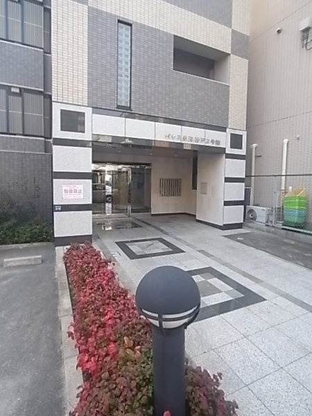 パレス東洋神戸2号館のエントランス