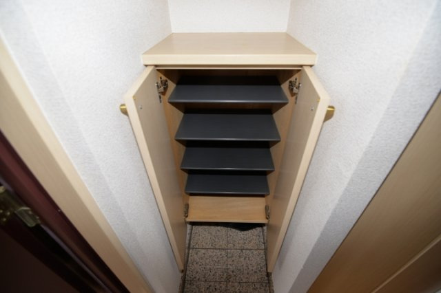 ロイヤルヒル神戸三宮の玄関