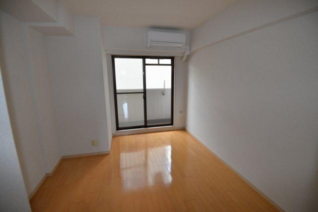 ロイヤルヒル神戸三宮の洋室