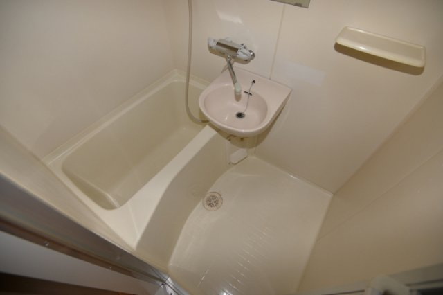 ロイヤルヒル神戸三宮の浴室