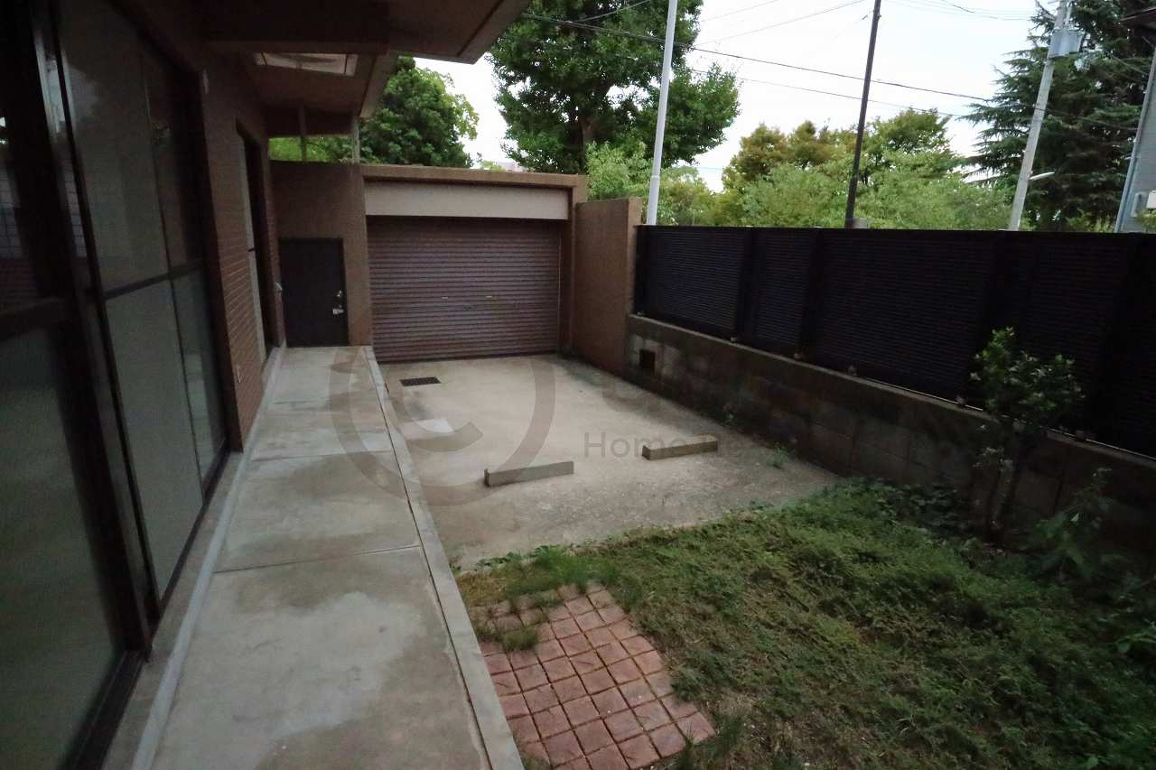 ダンディライオン魚崎の駐車場