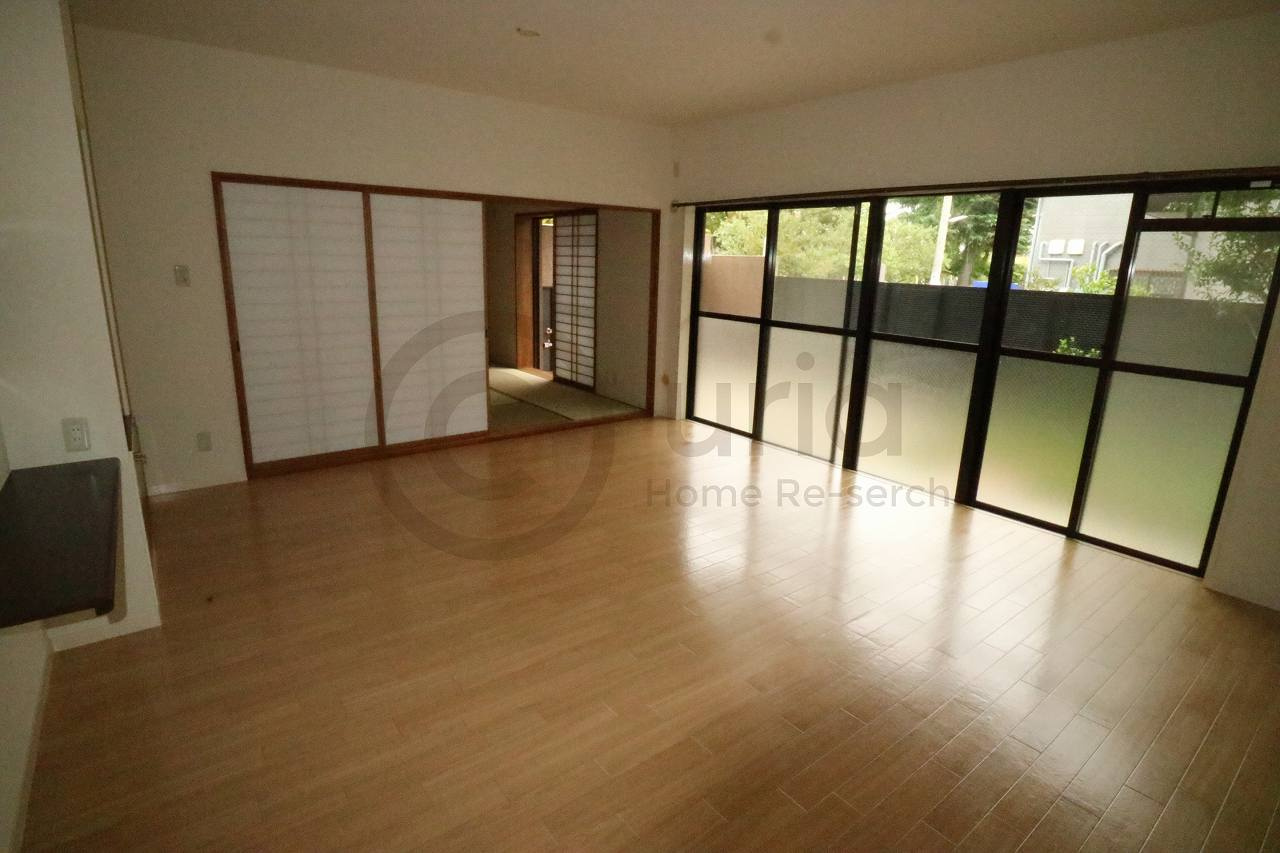 ダンディライオン魚崎の居間・リビング